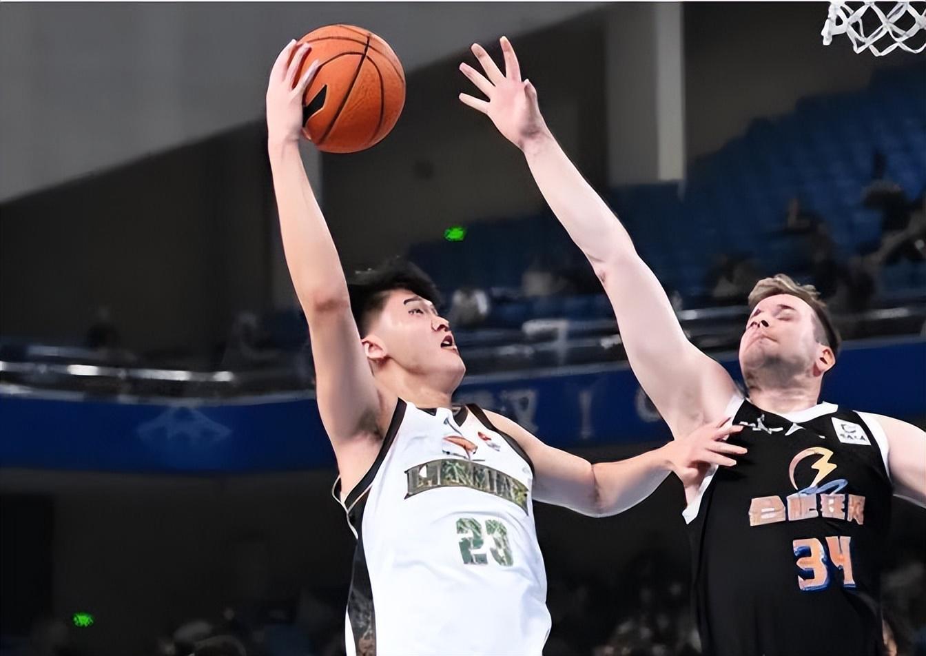 九游官网-辽宁男篮，昨晚比赛用了一名新人，表现不错，但很快又被换了下去